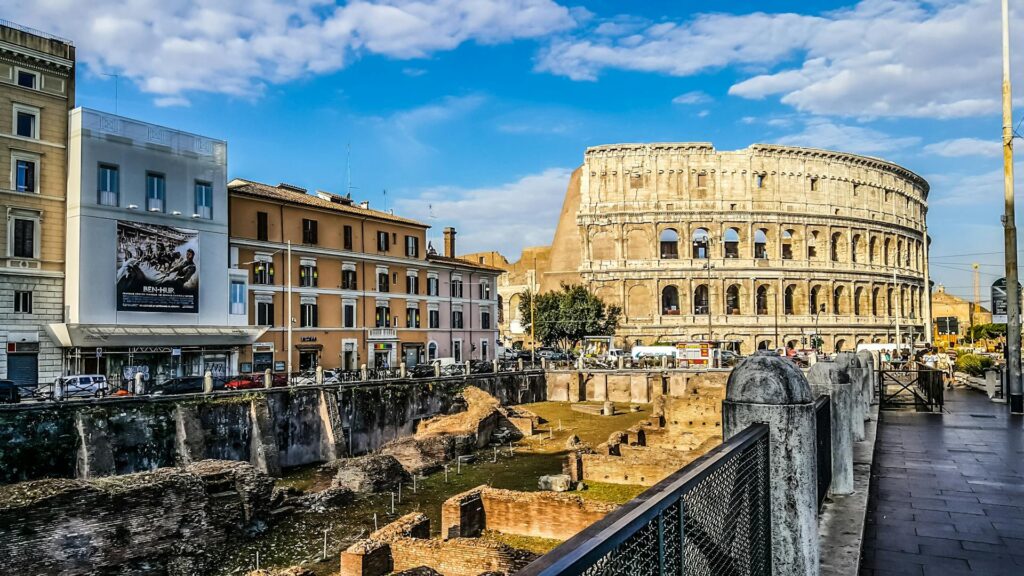 A photograph of the colosseum in Rome: popular solo travel destinations in Italy